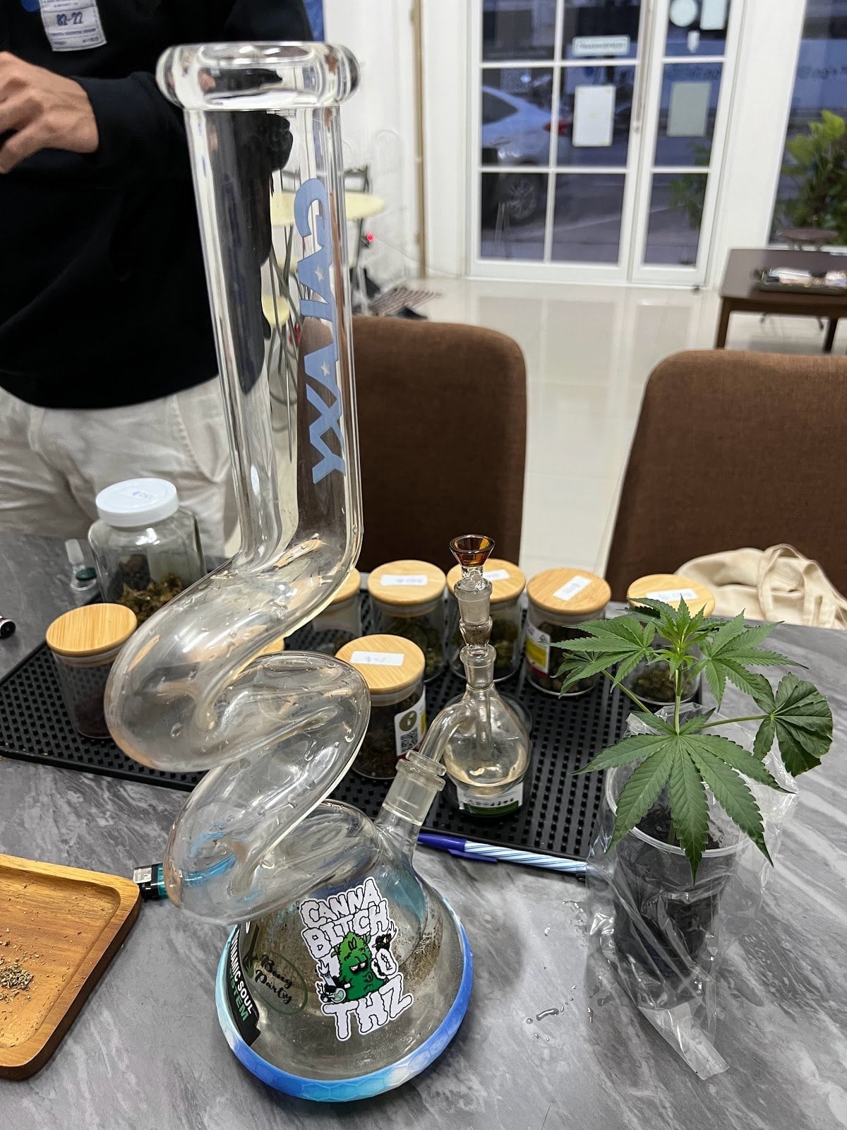 Cannabitch THZ