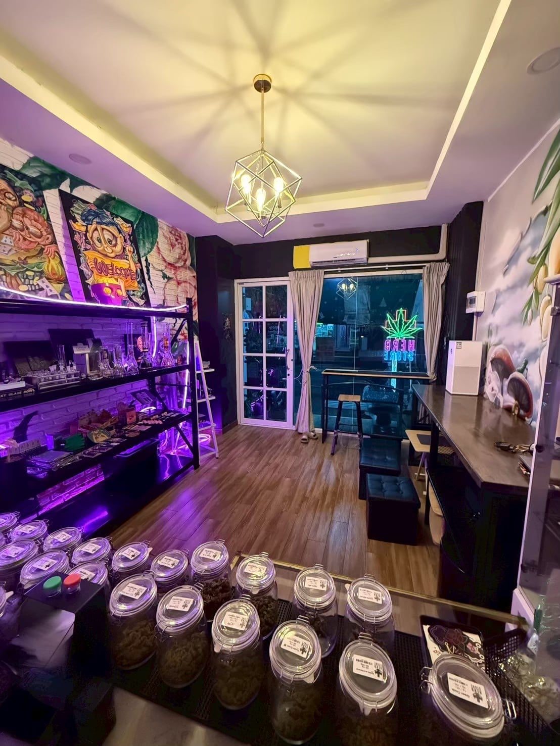 HERBSTORE . .