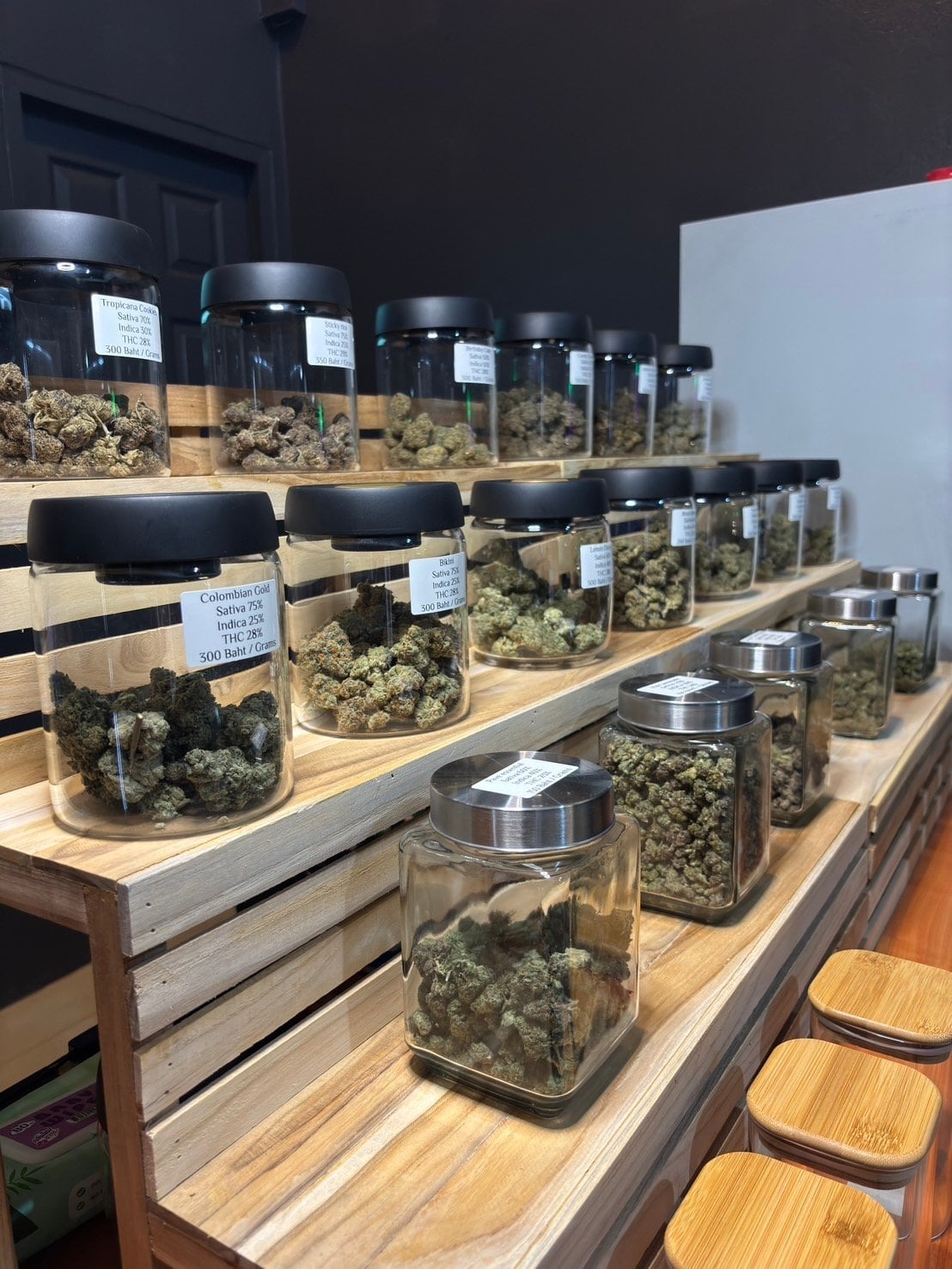 Weed Em Boyz Cannabis Dispensary Marijuanas