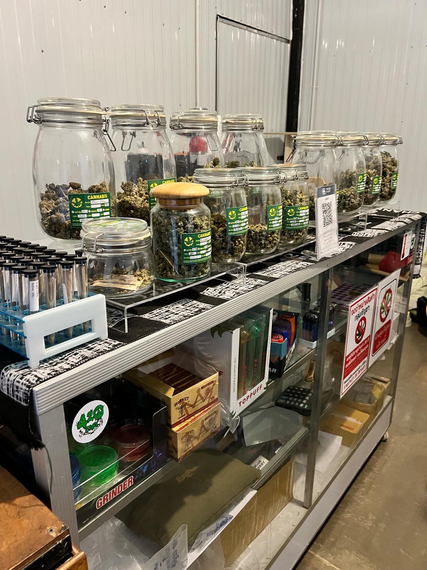 Turn Up 420 Store2