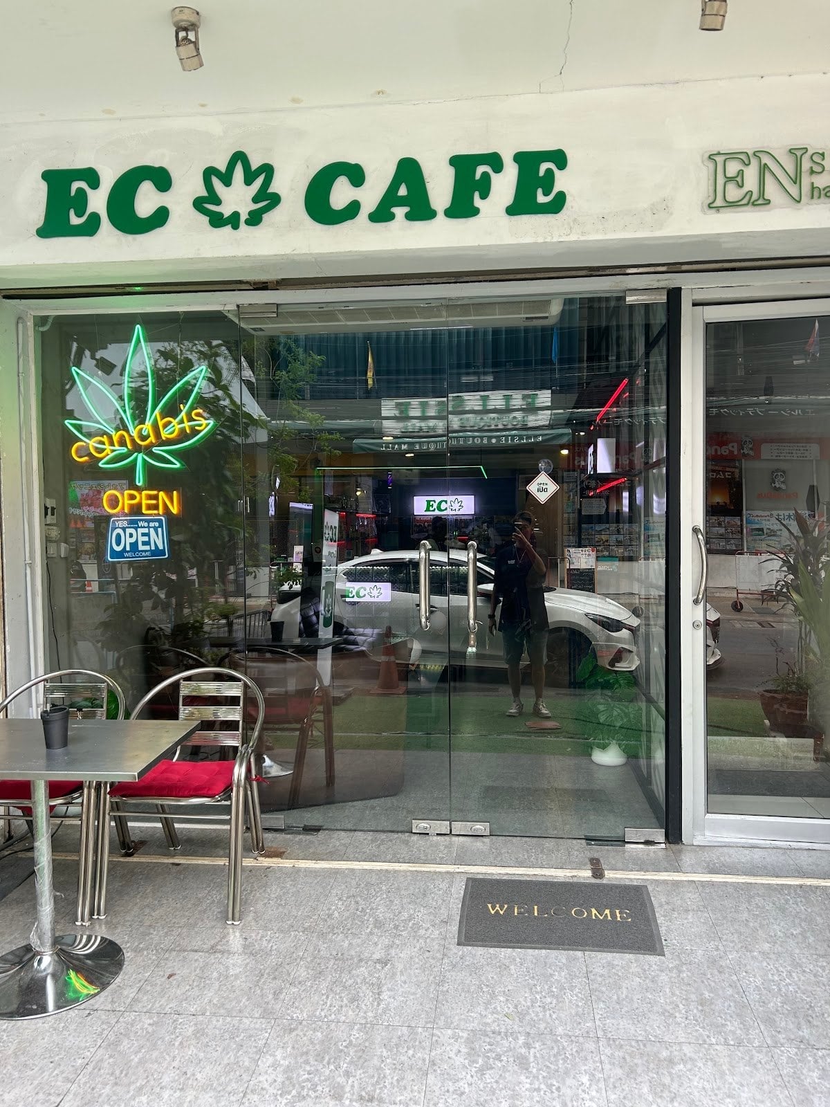 Ec Cafe Bangkok Sukhumvit33 1 Everyone Cannabis