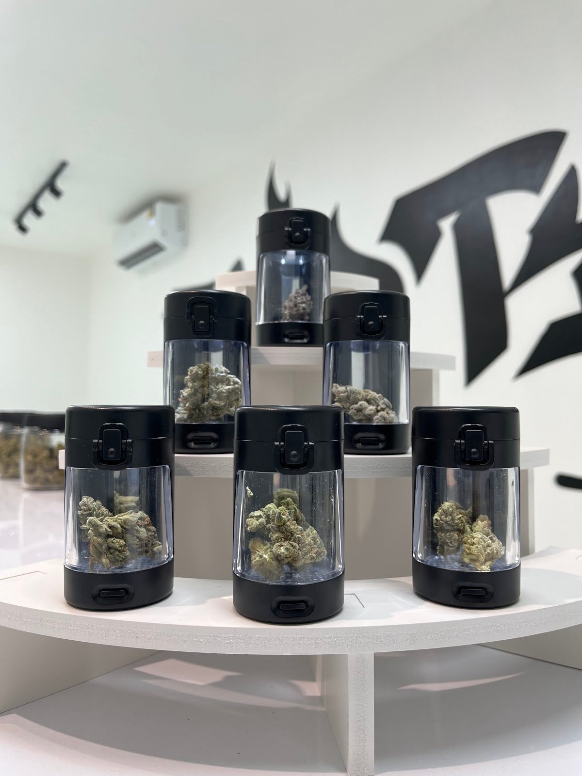 Triptych Cannabis