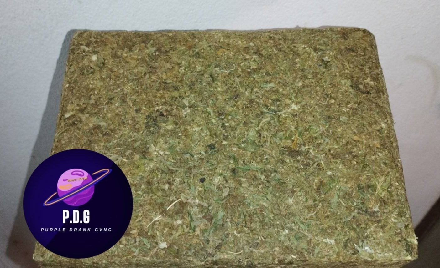 24 . - 44 Smoke Weed