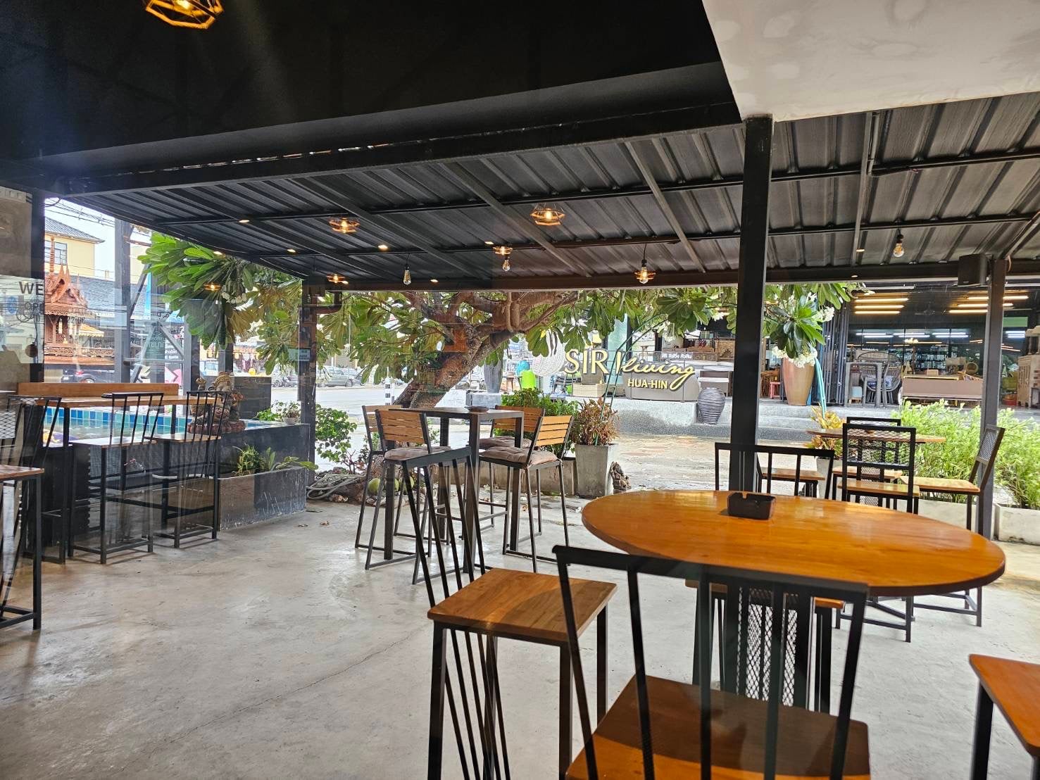 Wine & Weed Hua Hin