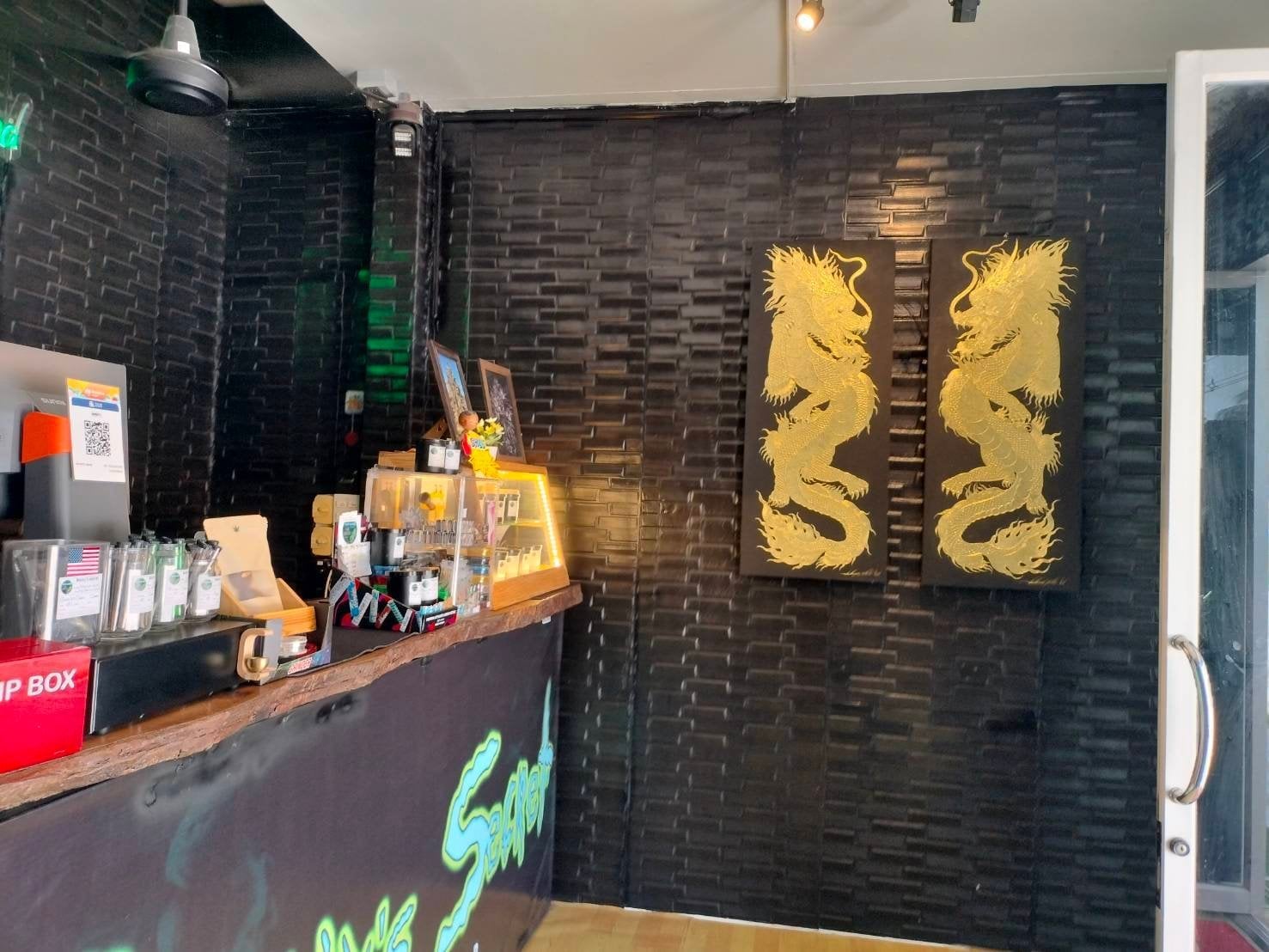 Ronny 'S Secret Lounge