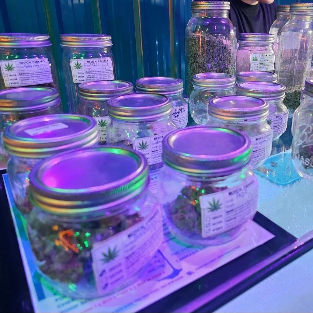 Beyond Cannabis X Kissnabrand