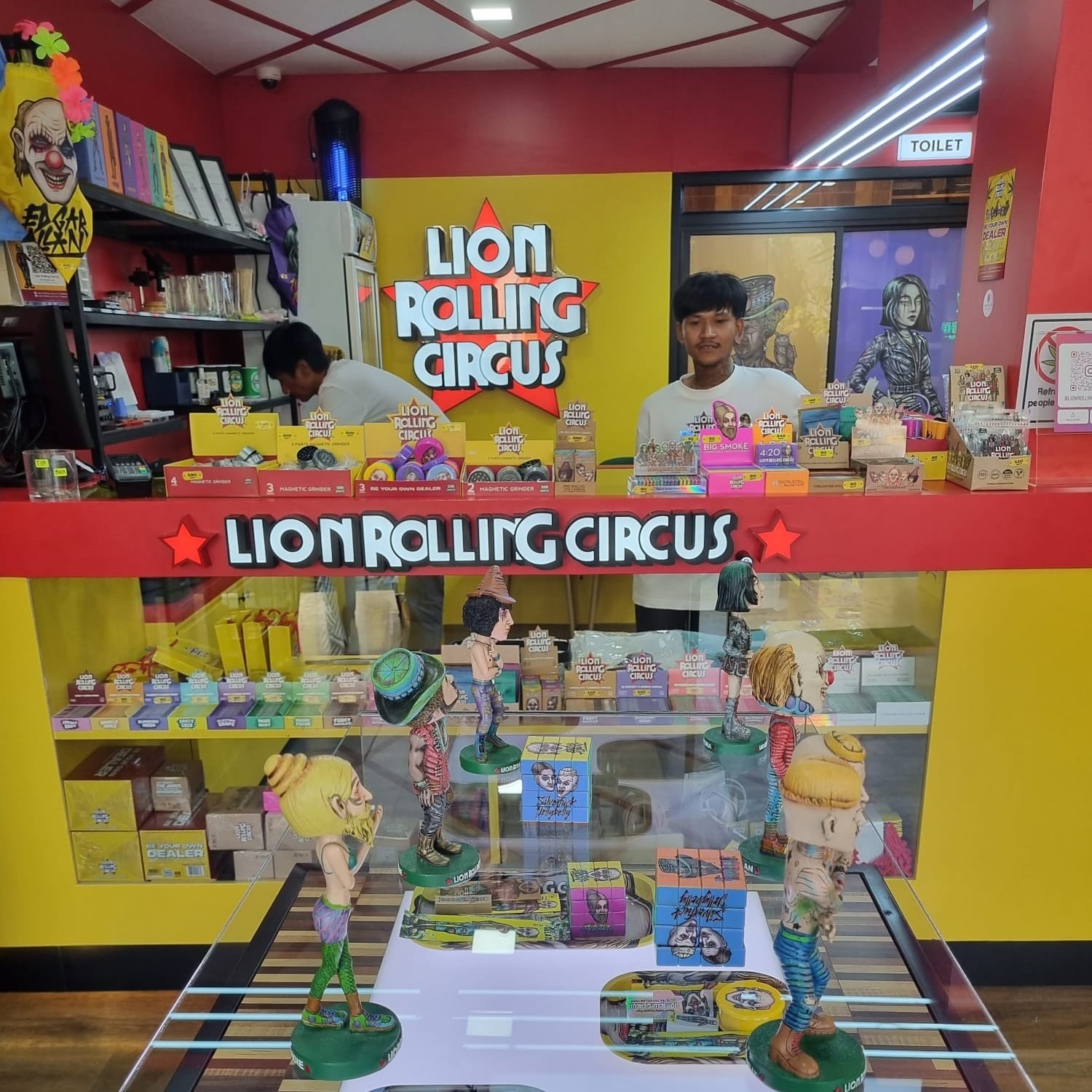 Lion Rolling Circus - Dispensary, Chaweng Beach