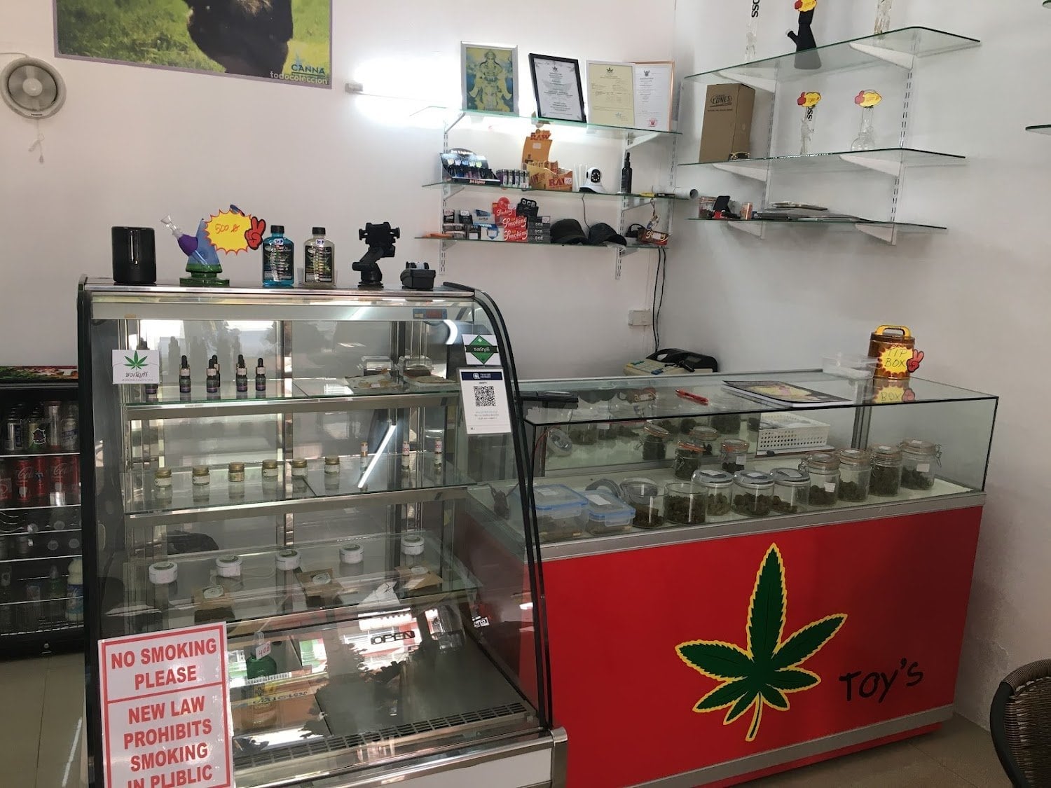 Weed Cannabis Shop Sensimilia Medicanna