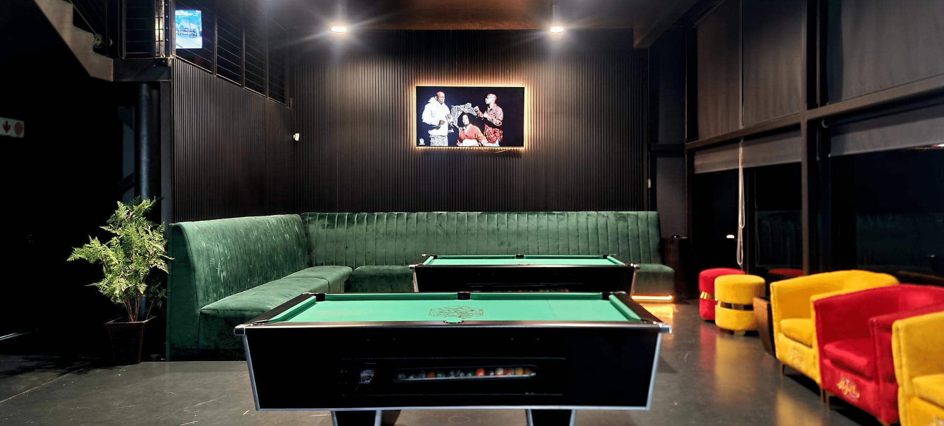 Hybrid Lounge