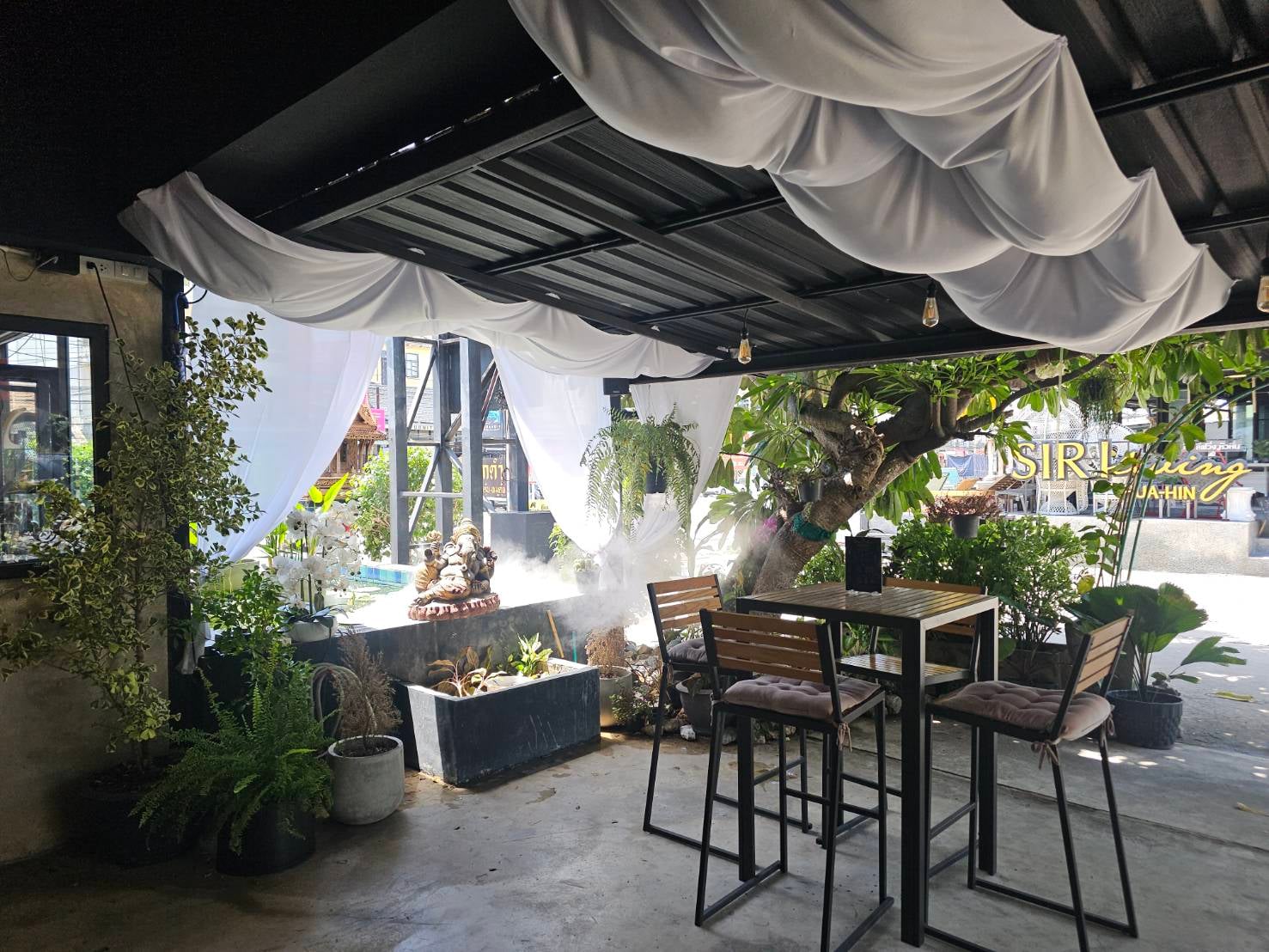 Wine & Weed Hua Hin