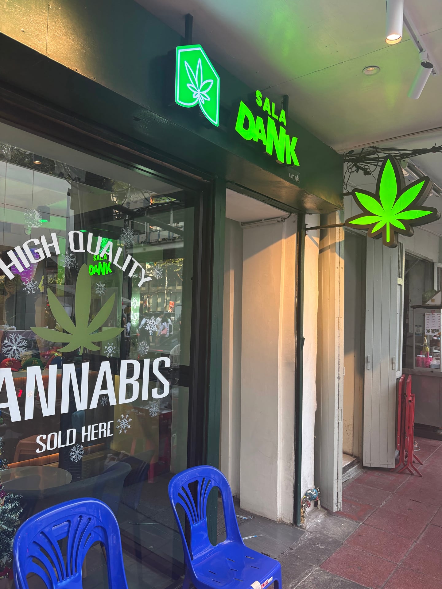 SALA DANK Organic Cannabis Lounge Silom