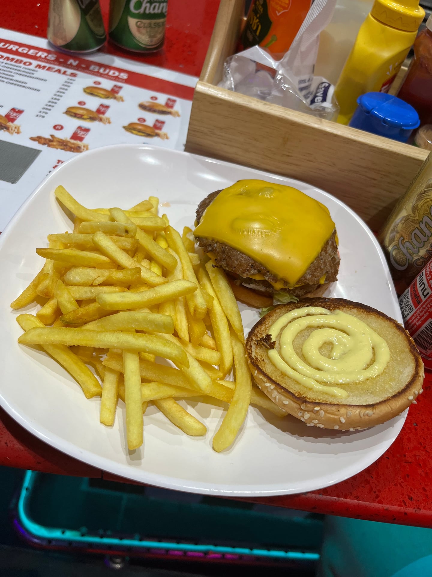 Bucky Burger N Buds