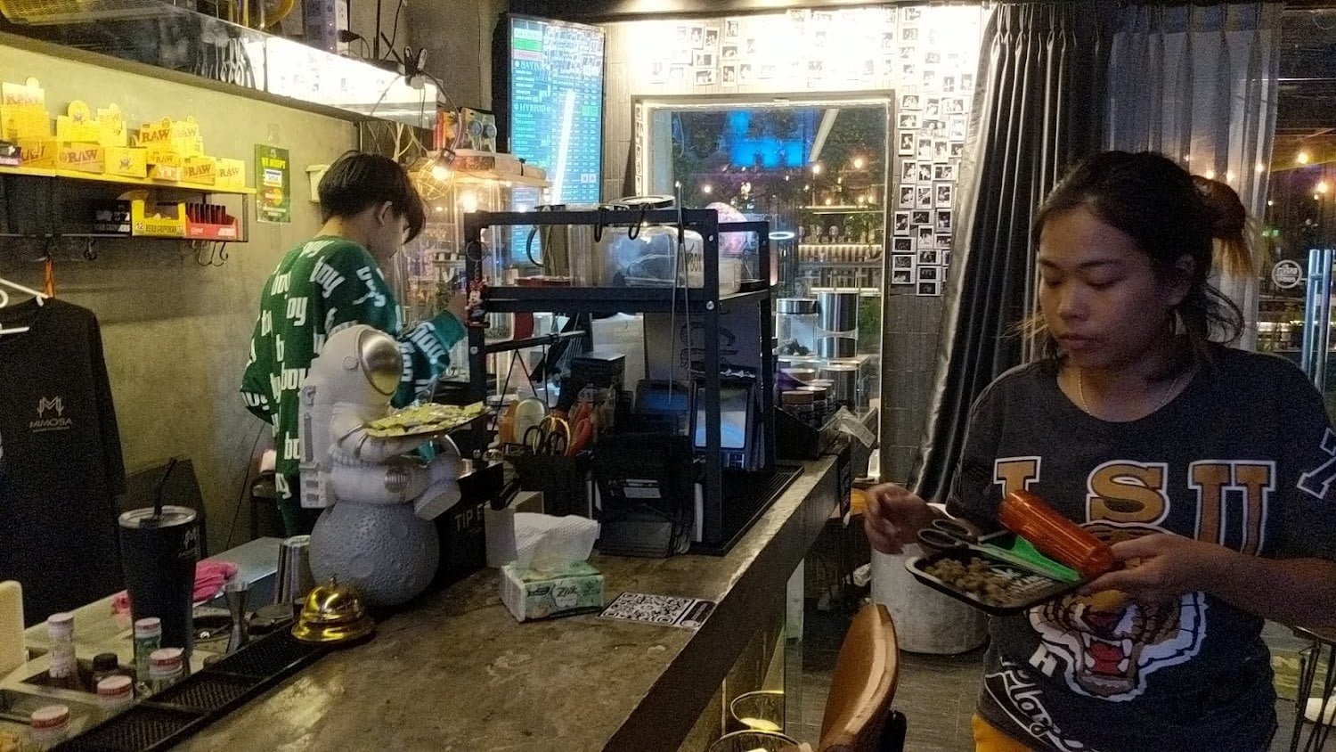 Mimosa Cocktail Bar