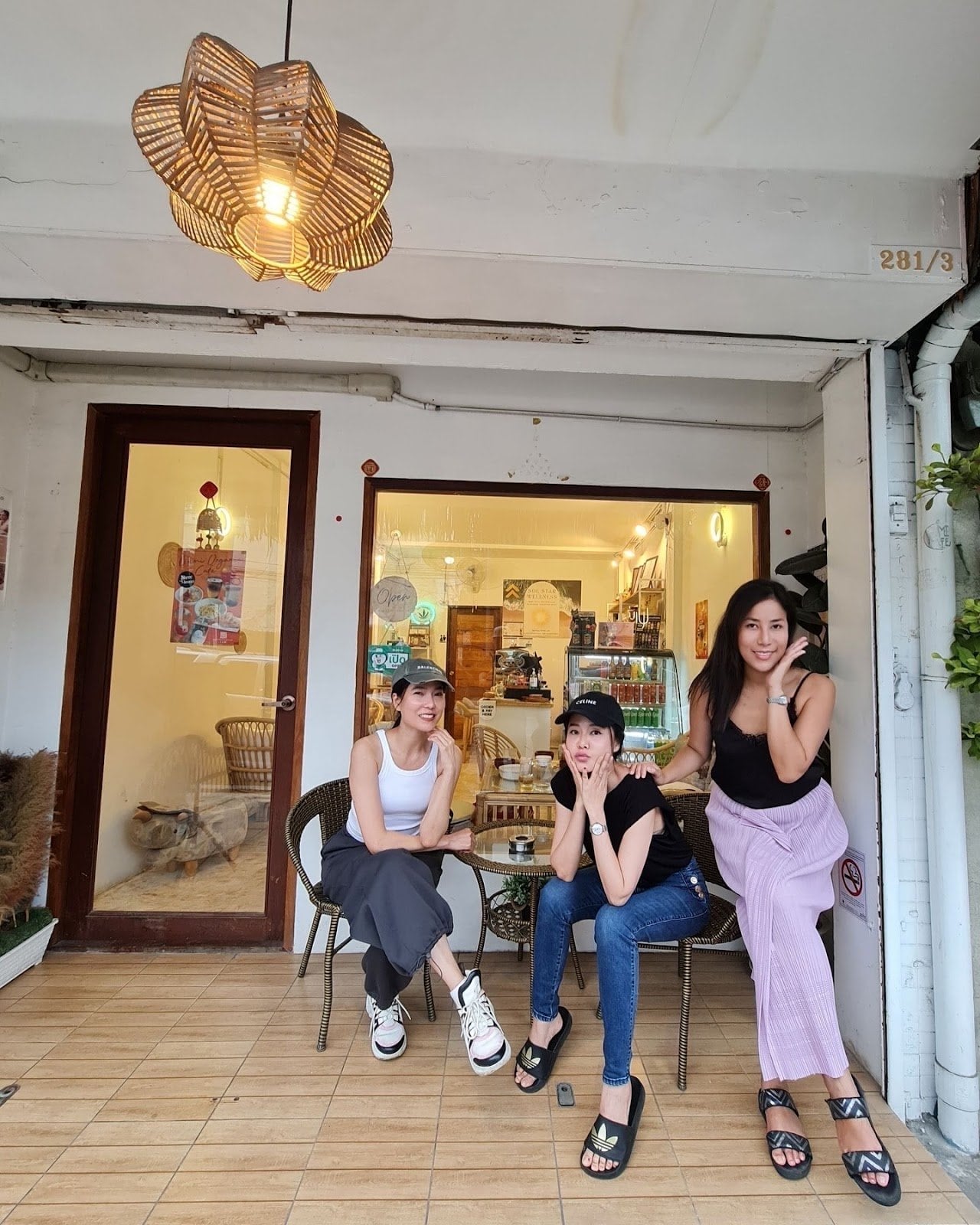 Oumi Organic Cafe