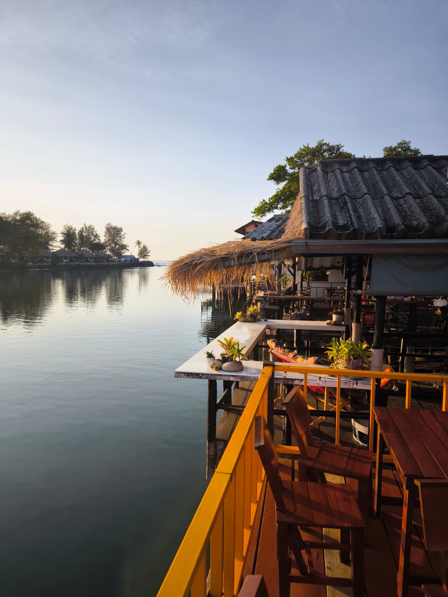 Sapparot Bar & Bungalows