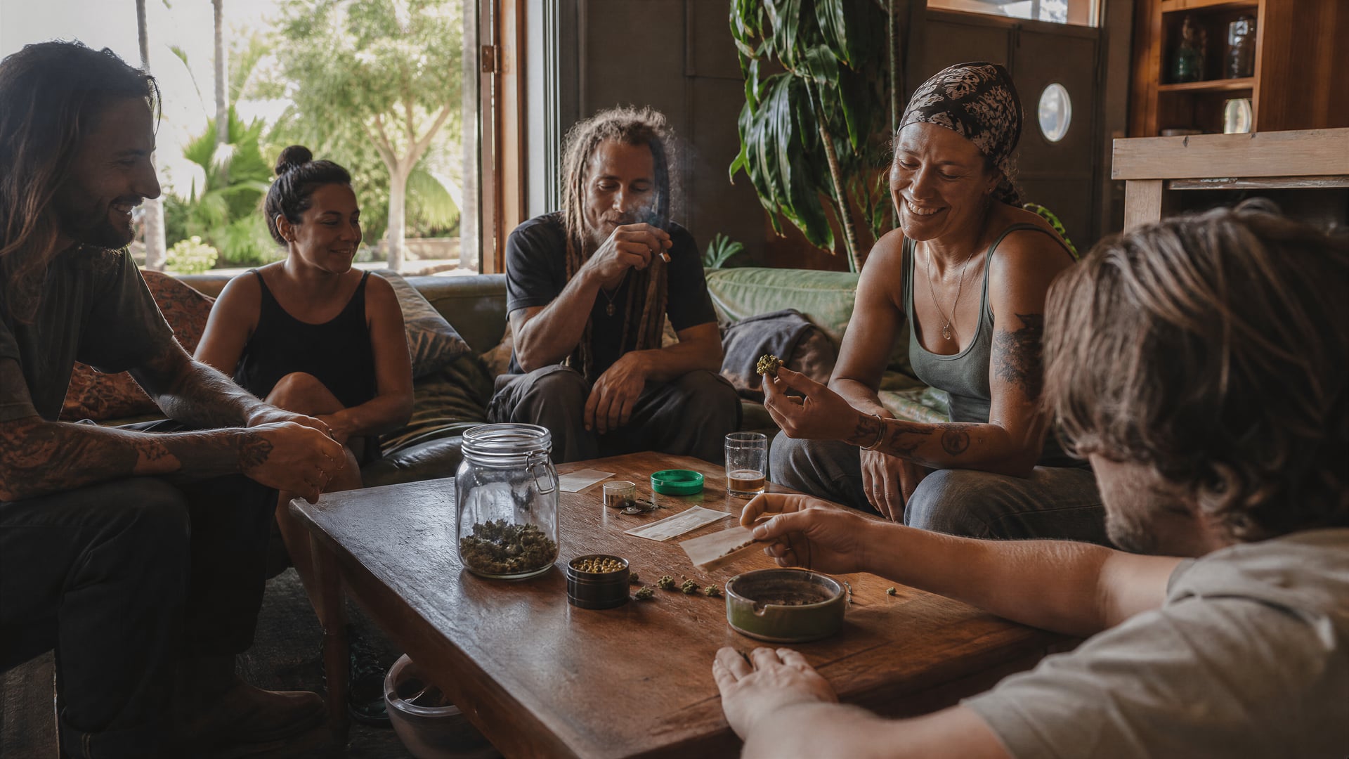 Private Porto Cristo cannabis social club lounge with members and low-key conversation