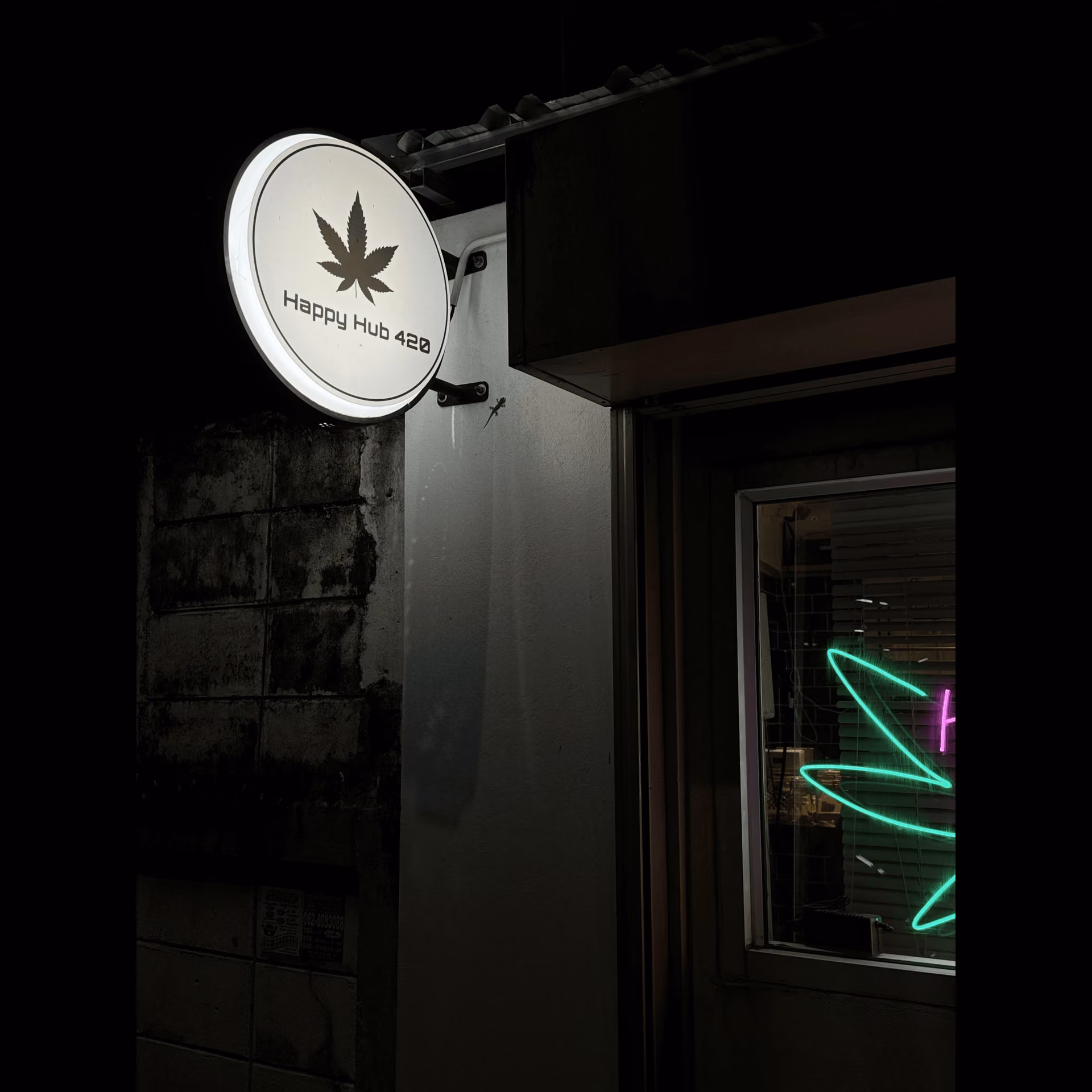 Cannabis Social Club Happy Hub 420 - Weed Shop & Cannabis logótipo