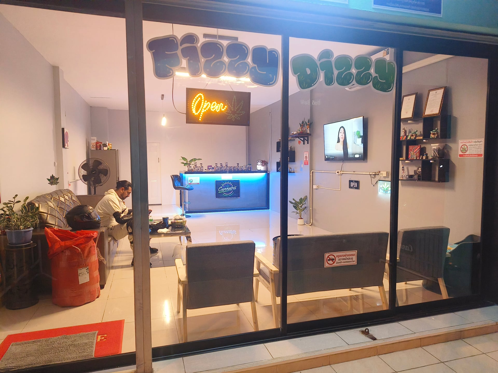 Fizzy Dizzy Cannabis Café