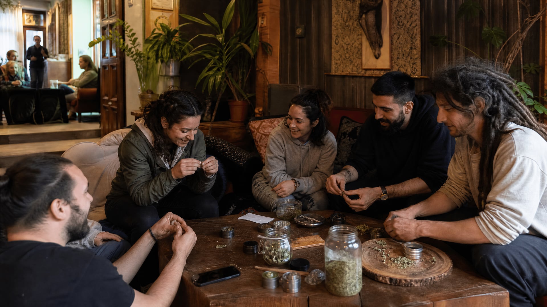 Escena callejera del Eixample en Tarragona con vida local y ambiente de club social de cannabis