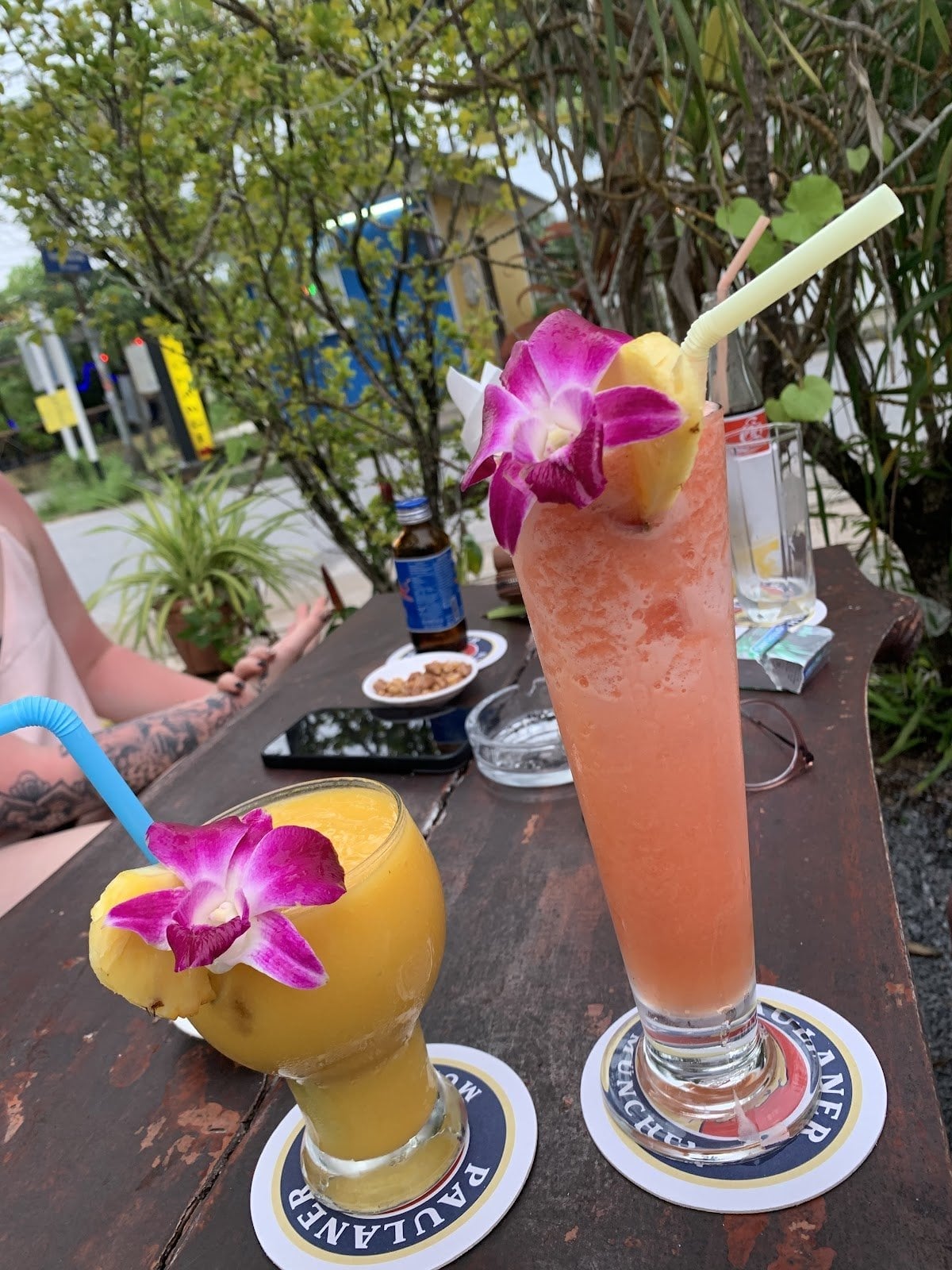 Lan La Bar