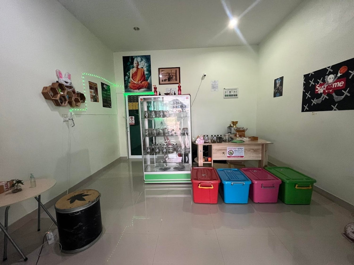 M L Cannabis Bos Home