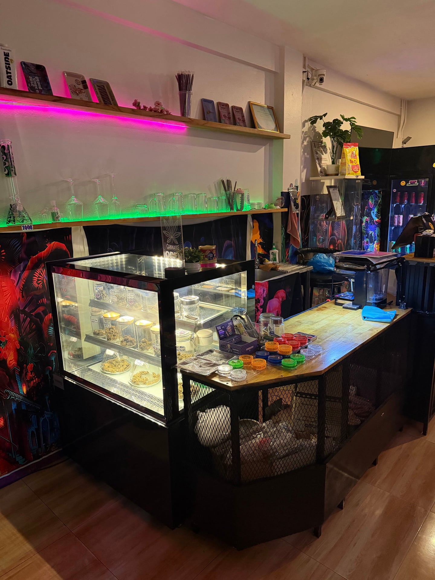 Purple Light & Weed Shop & Jomtien Weed