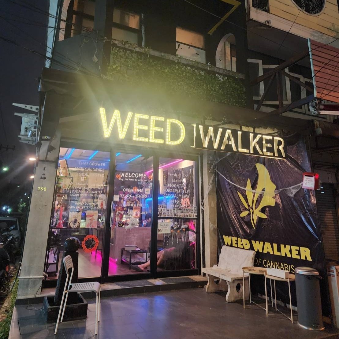 Weed Walker - Master Of Cannabis Lat Phrao