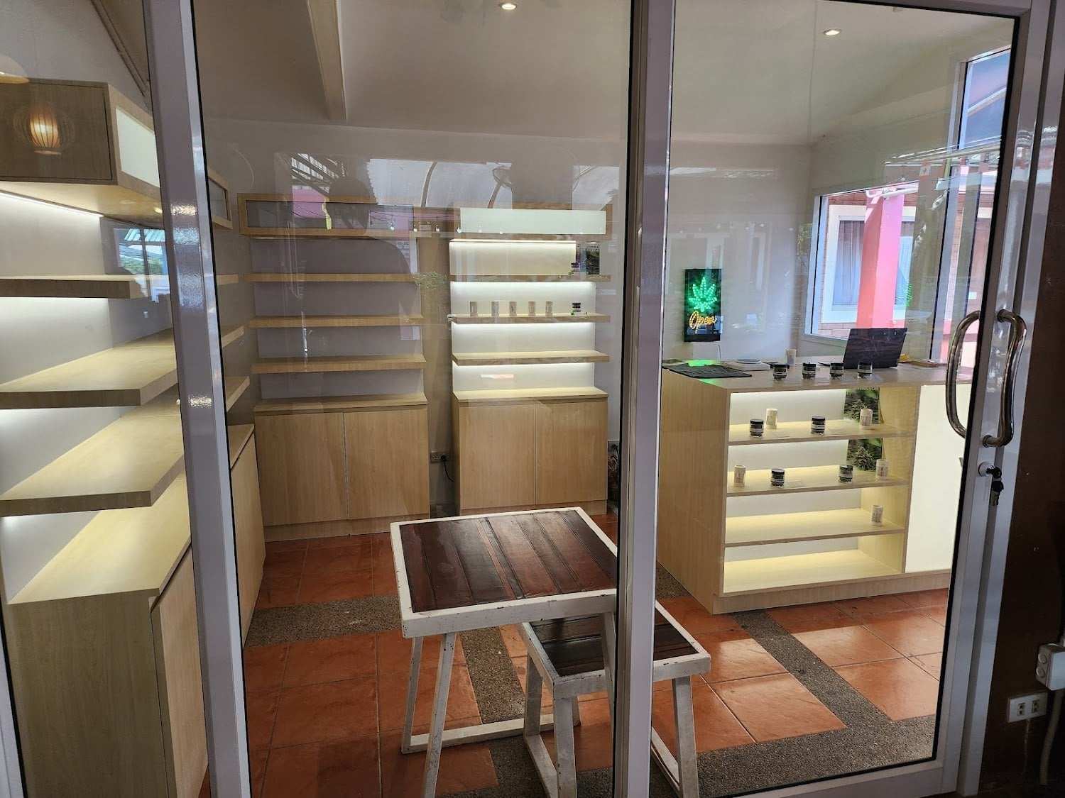 Coffee Shop - Cannabis Dispensary CM