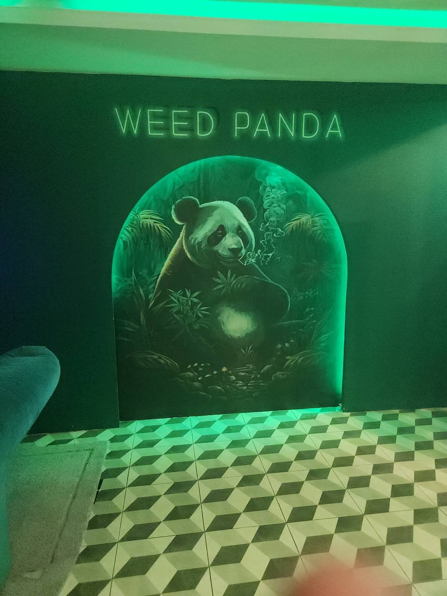 WeedPanda Lounge