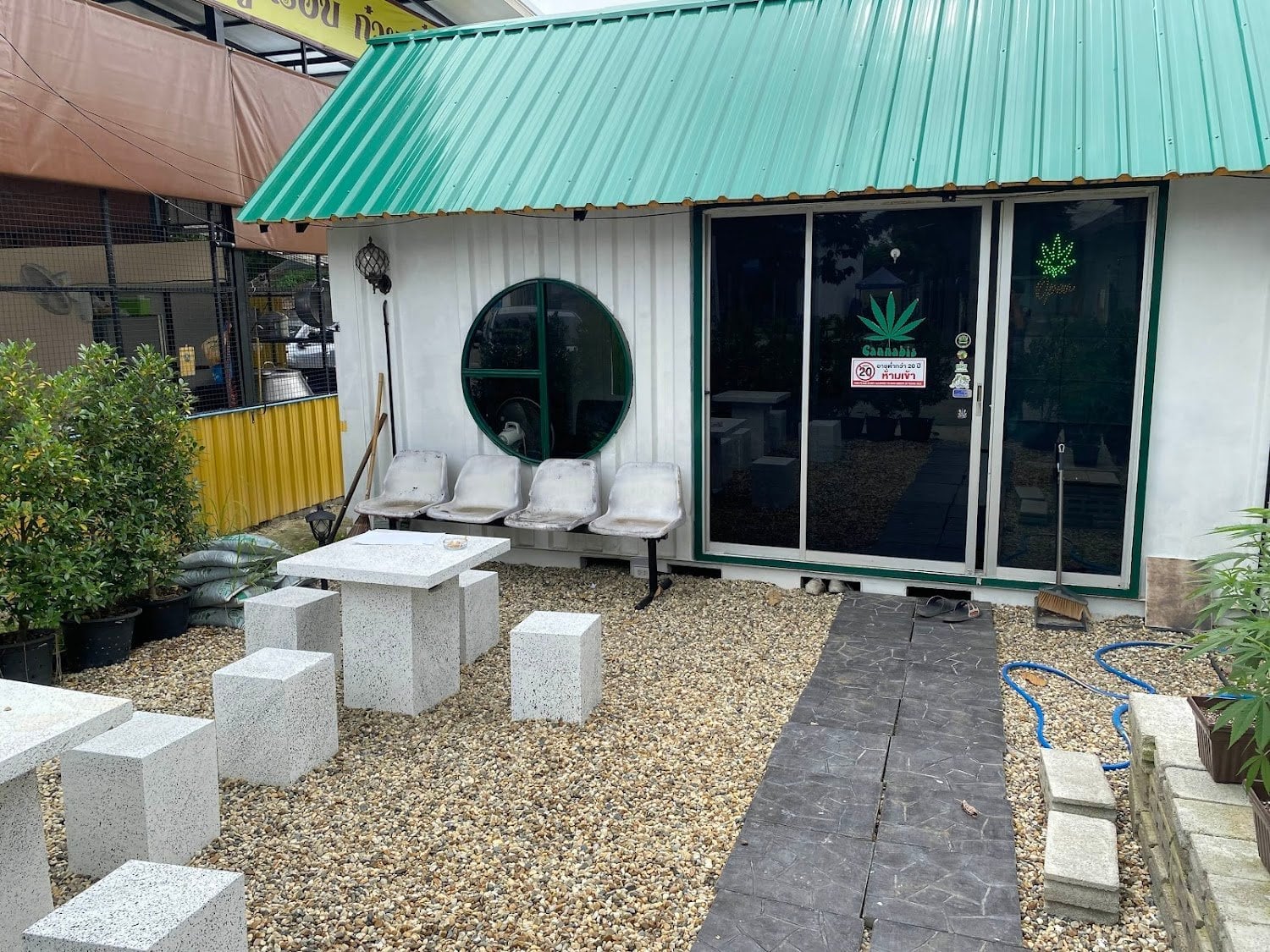 Weed Shop High-risk
