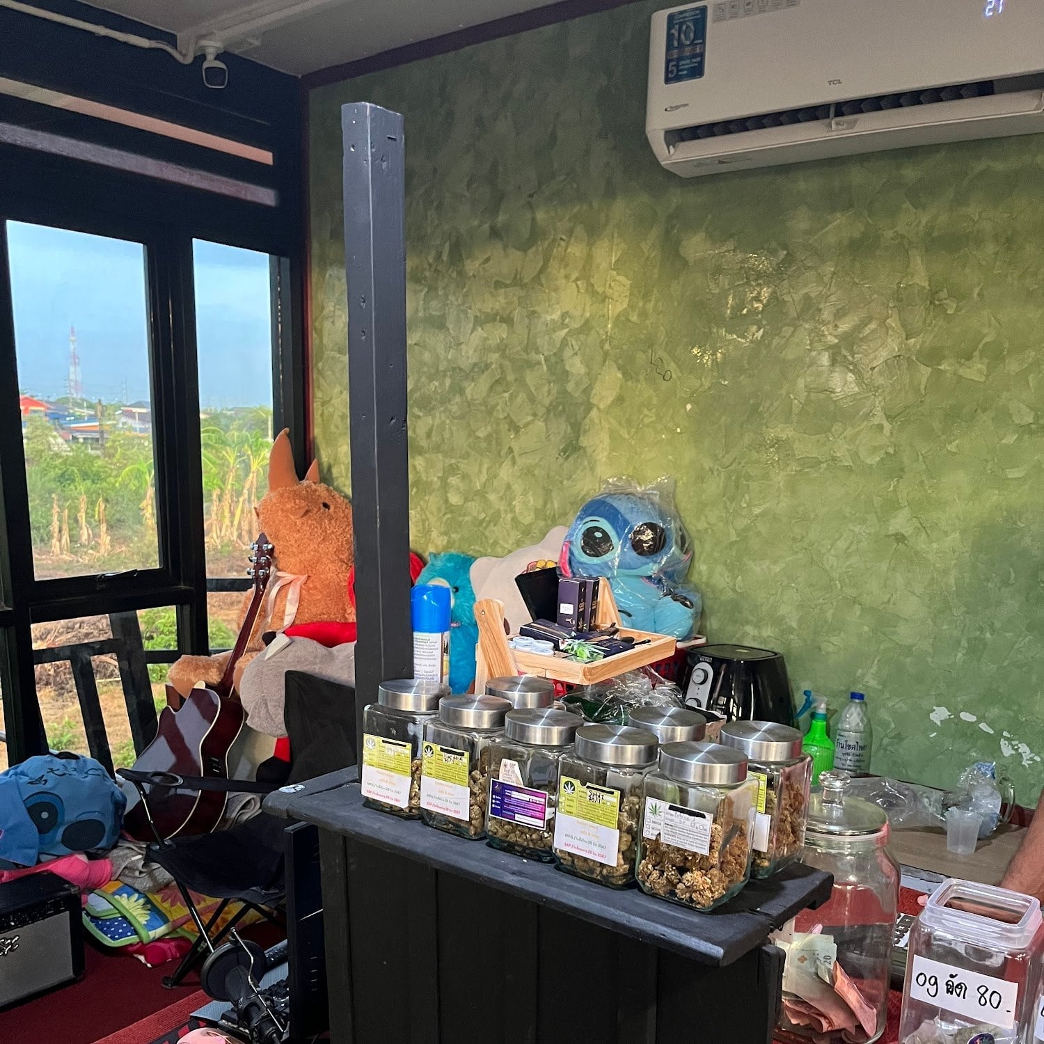 Rocket Weed Cafe