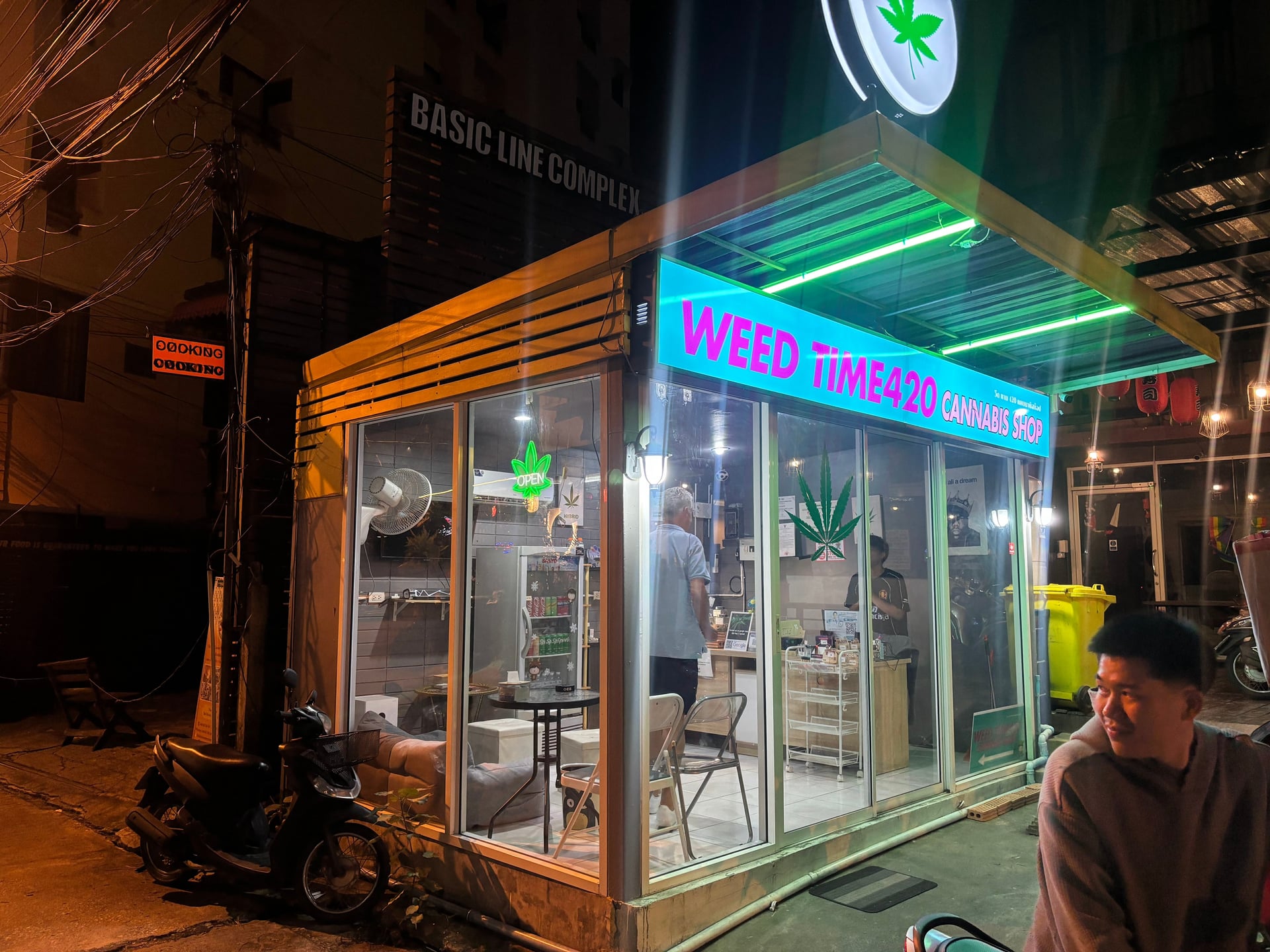 MikeBuds Cannabis Dispensary