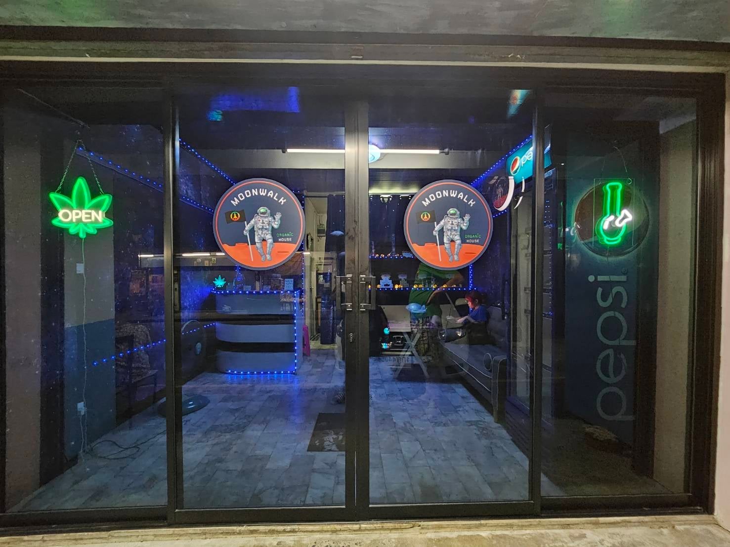 MoonWalk Organic House