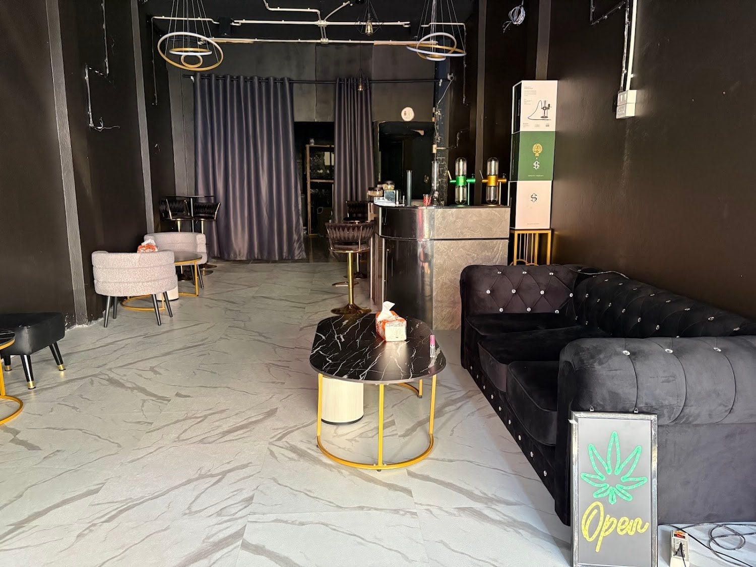 Mac 420 Cannabis Store Weed