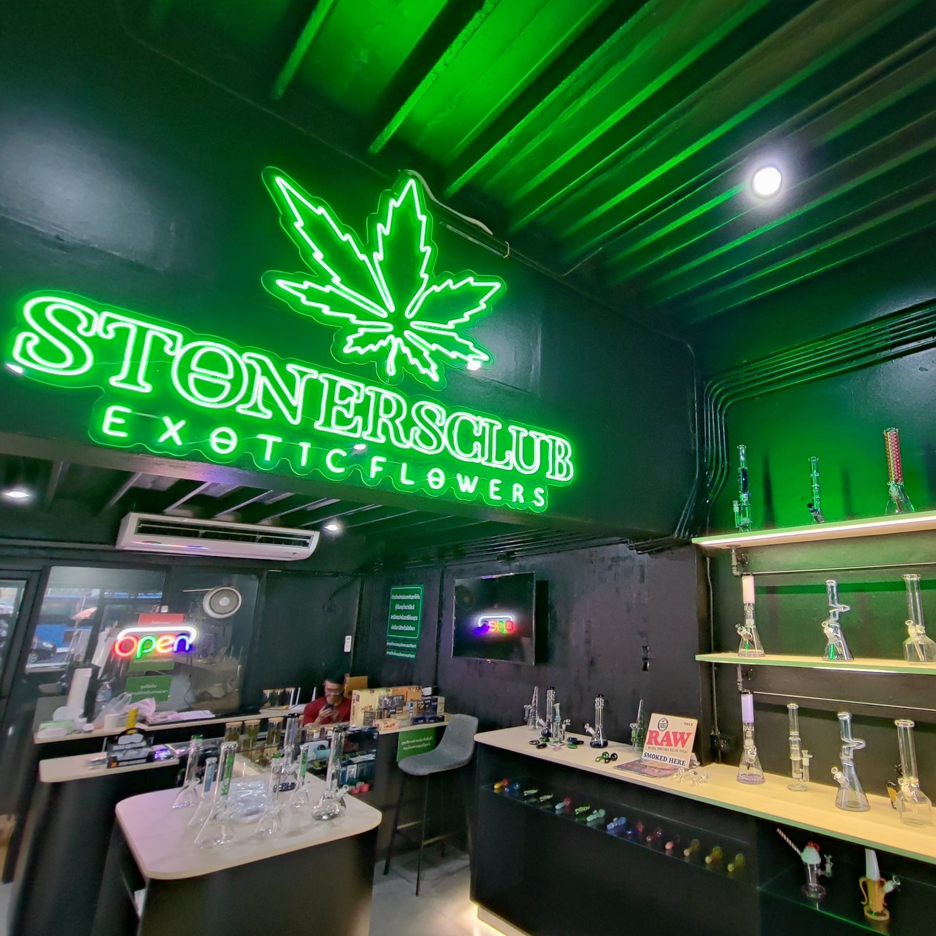 Stonersclub weed dispensary