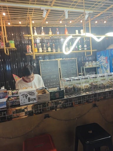 Stash Cannabis Rooftop Bar & Lounge - Weed, Kratom & Cocktails
