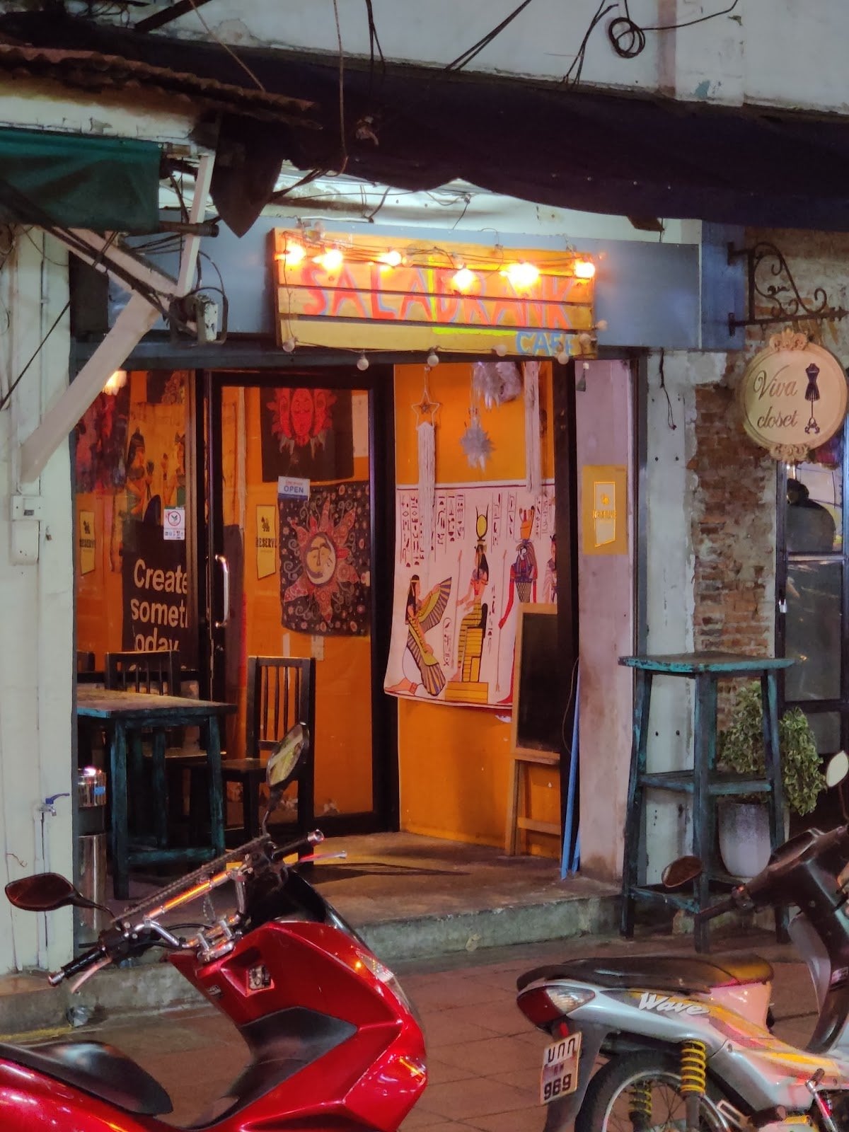 Saladrank Cafe