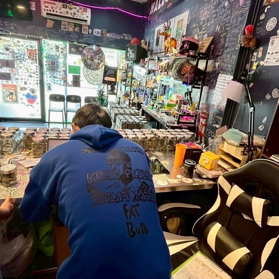 Fat Buds Weed Shop Ekkamai