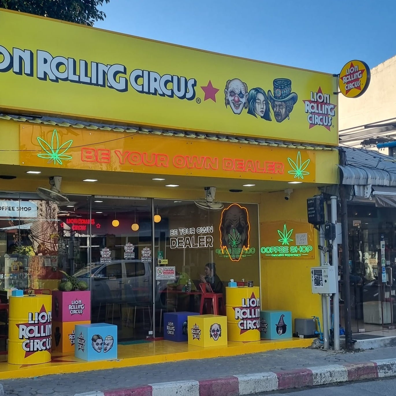 Lion Rolling Circus - Dispensary, Chaweng Beach