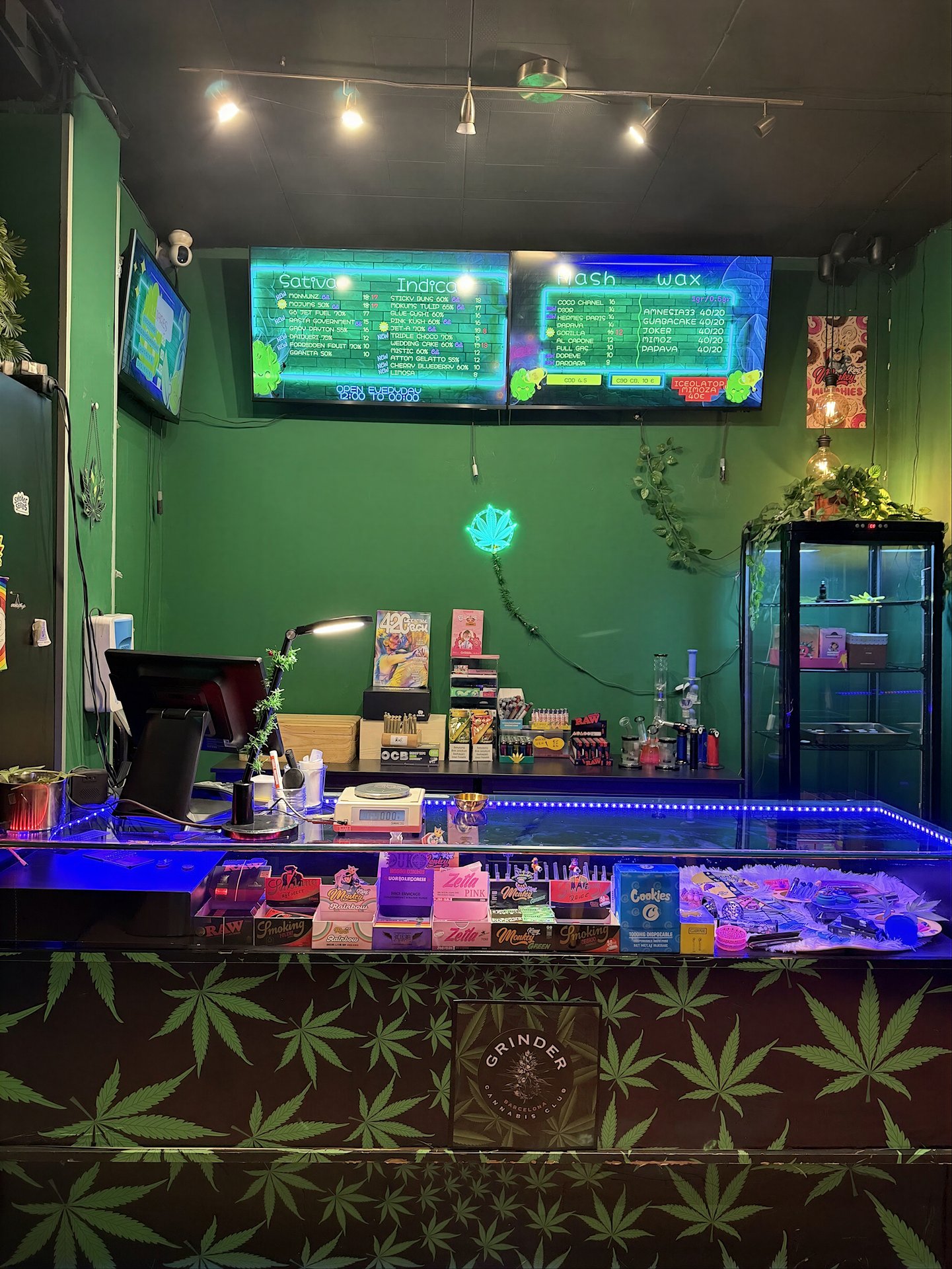 Grinder Weed Club
