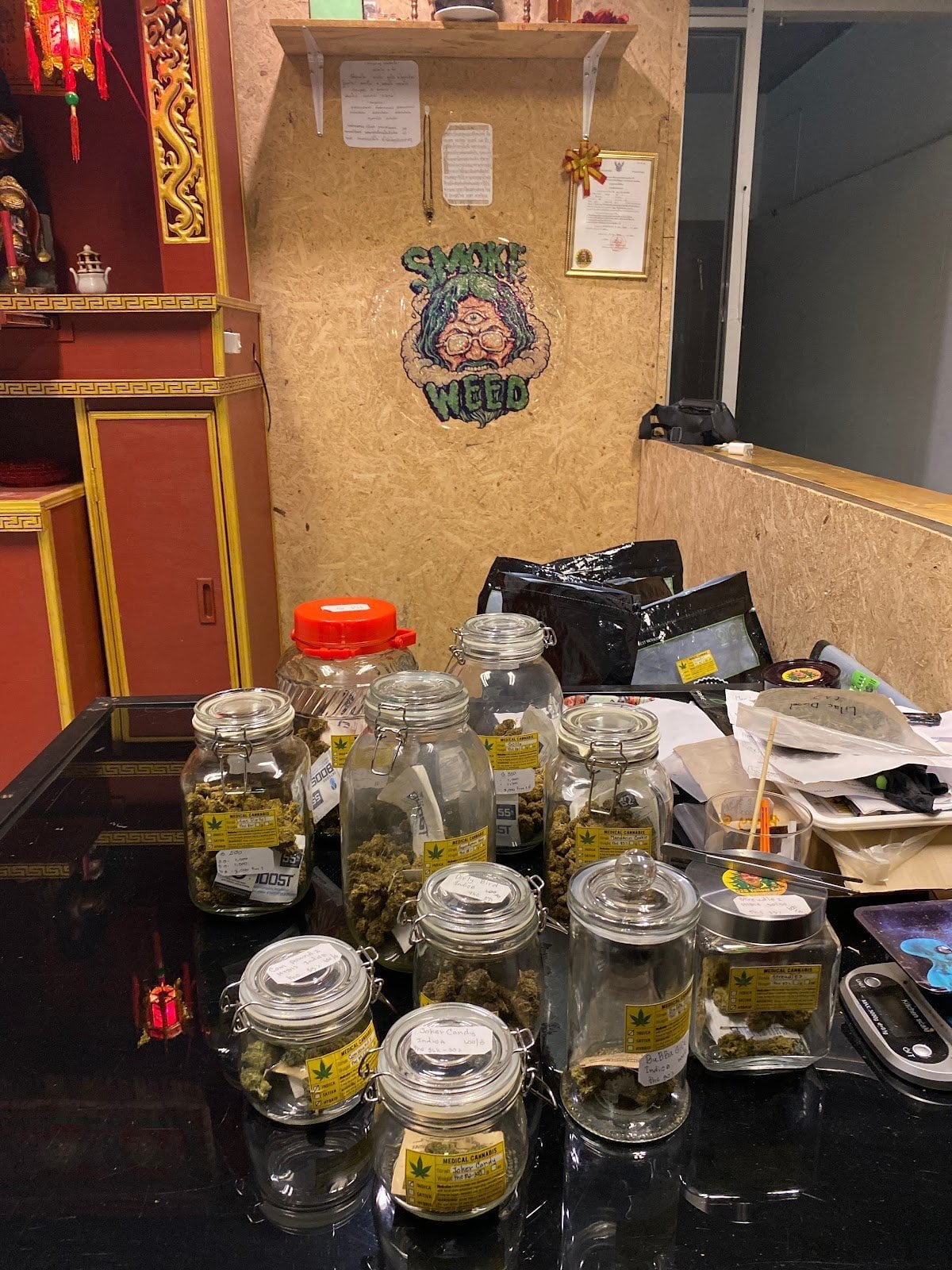 420 Yellowe Cafe