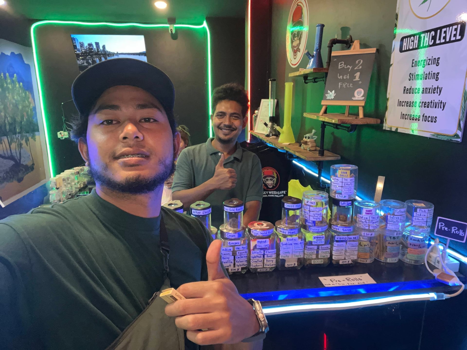 Monkey Weed Cafe