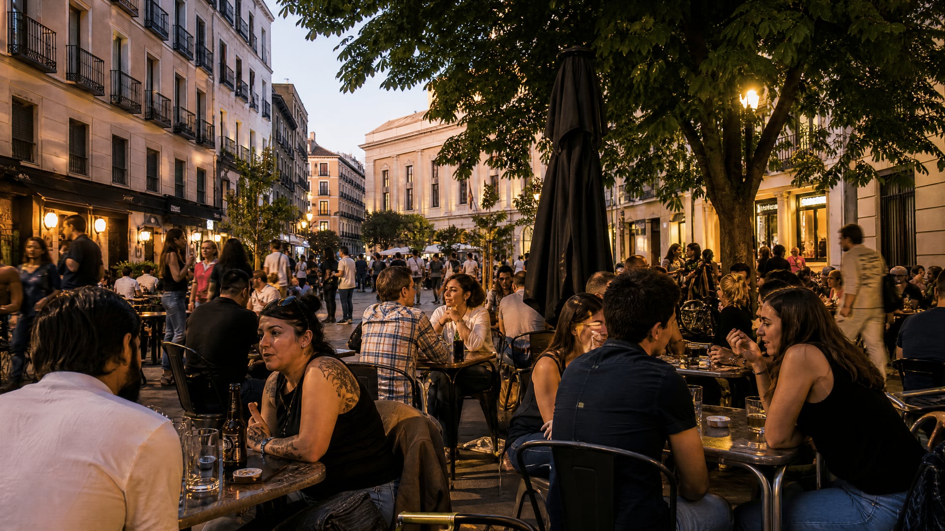 Barrio de las Letras terraces in Madrid with everyday nightlife and club culture