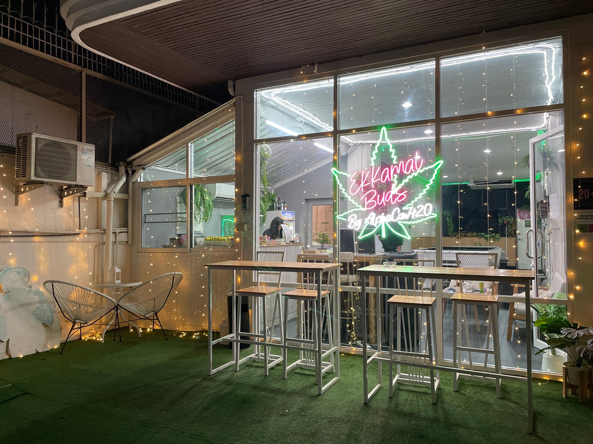 King Weed Cafe