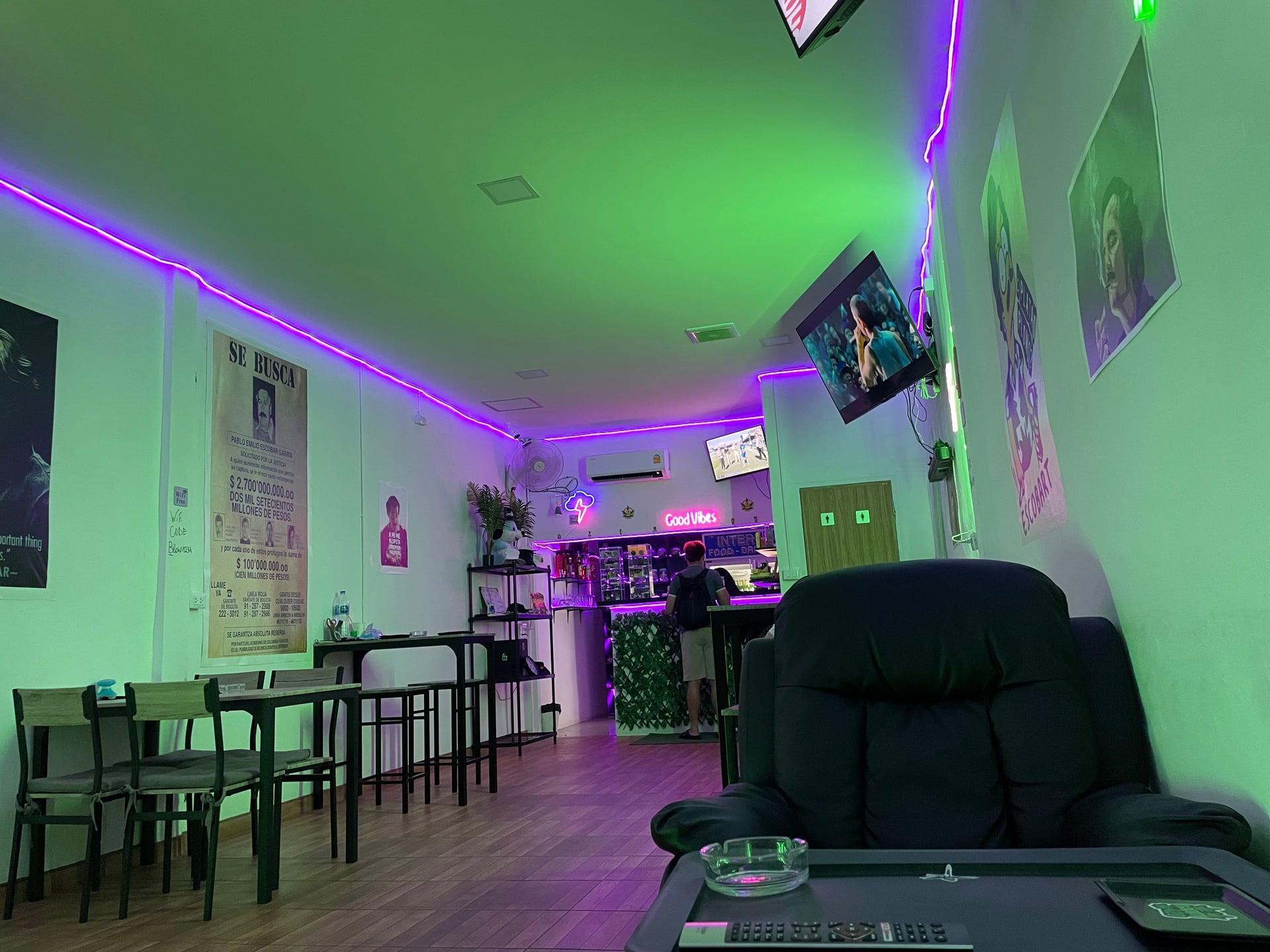 Blow Green Leaf: Premium Cannabis Coffeeshop Patong Phuket THAILANDE