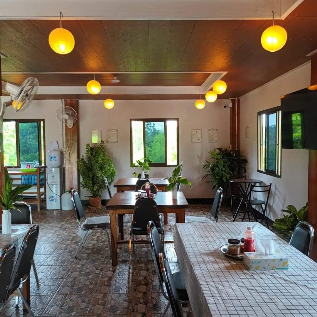 Mountain High Restaurant, Resort