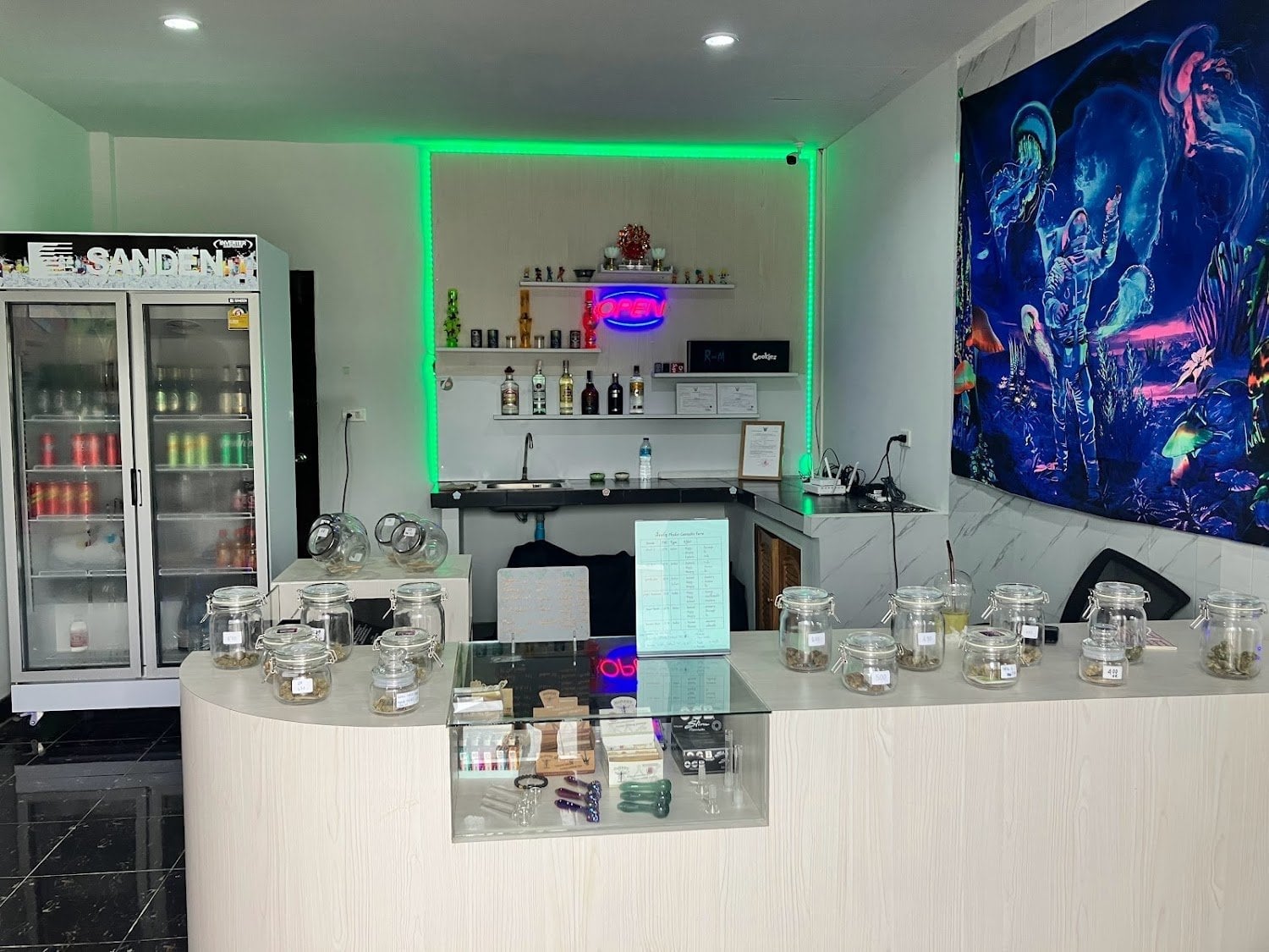 Smokers Paradise Phuket Thep Krasattri