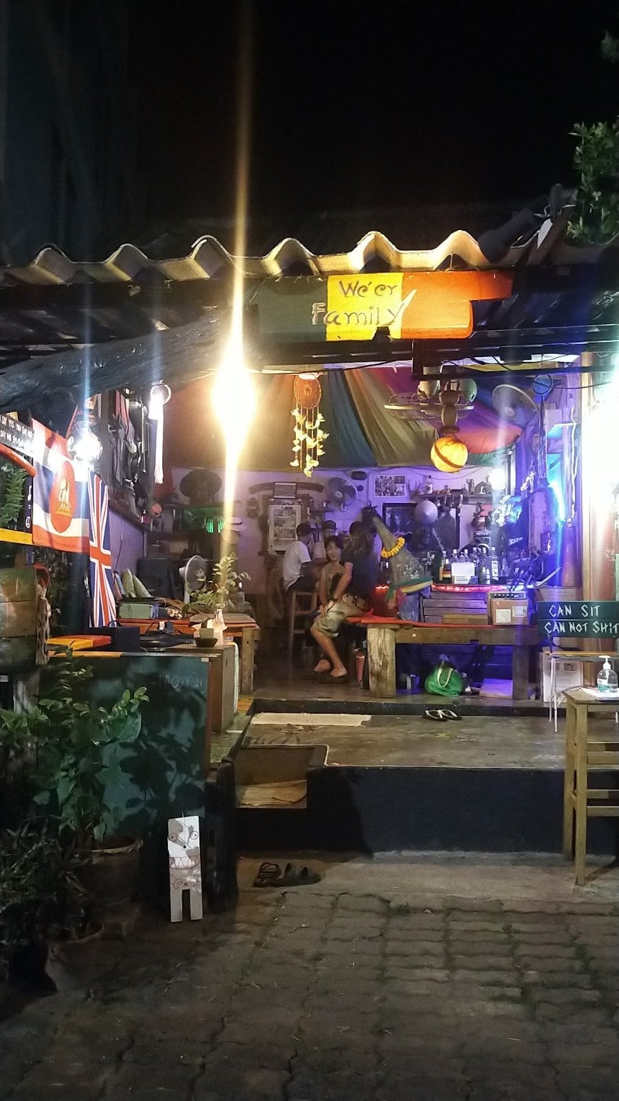 Arty Momma Rasta Bar