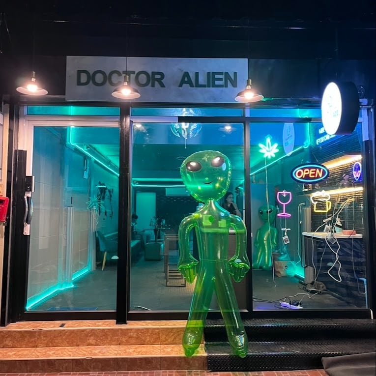 Doctor Alien Cannabis-friendly Hostel With Booking, Dispensary And Delivery