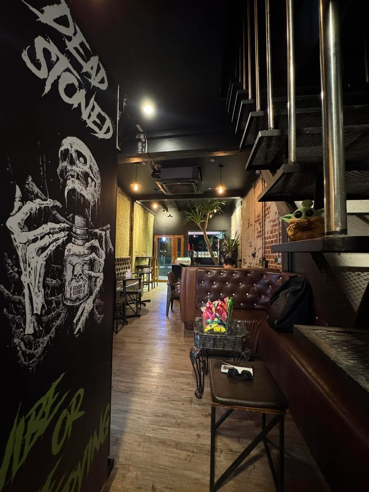 Dead Stoned Cannabis & Craft Beer Asiatique